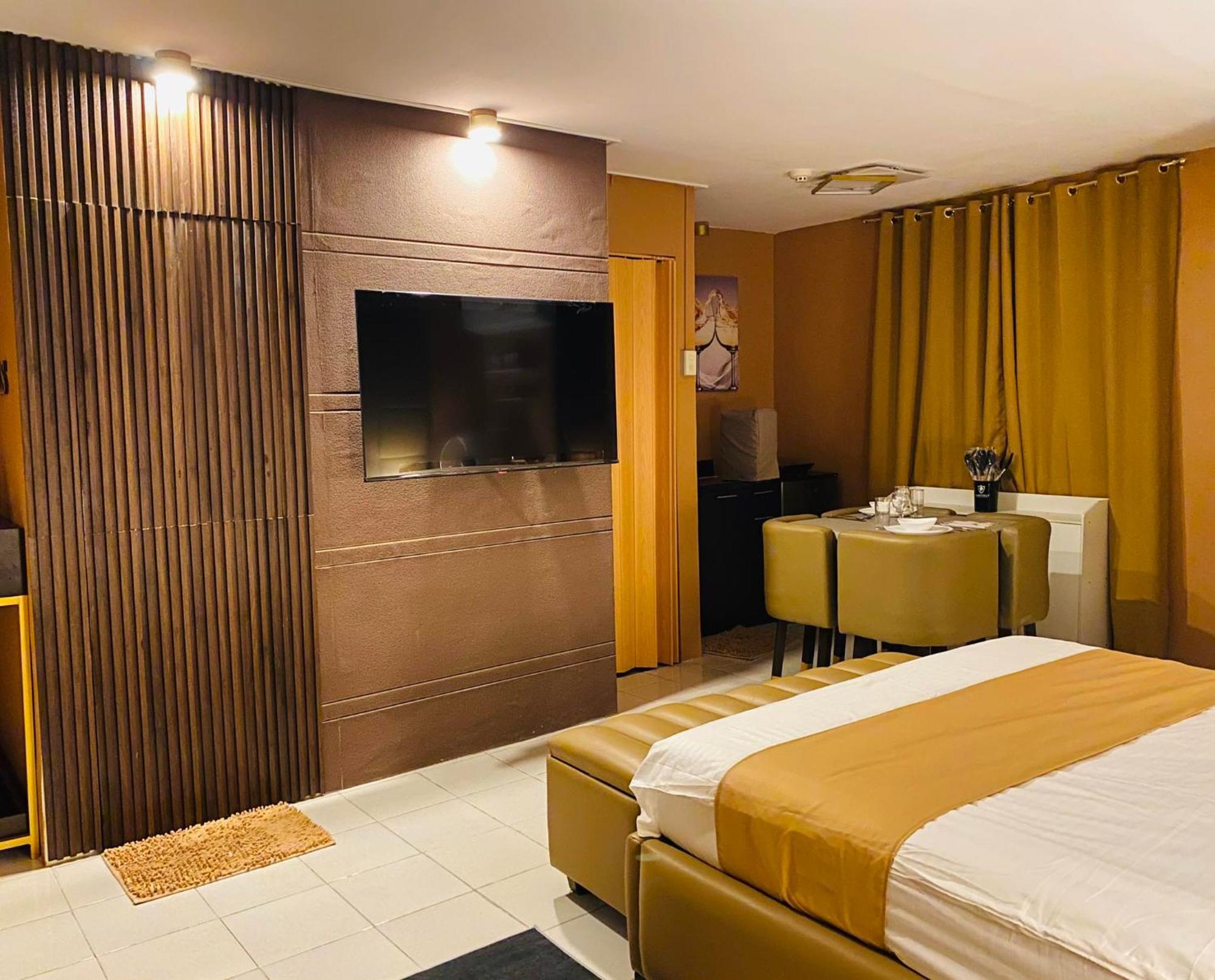 The Barracks Staycation Santa Rosa  Ngoại thất bức ảnh